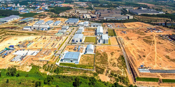 Inspección industrial de instalaciones con drones en Sevilla
