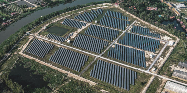 Inspección industrial solar con drones en Sevilla